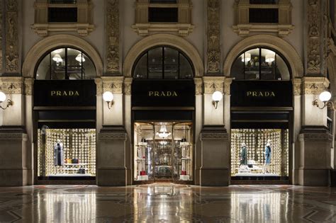 vetrine prada natale 2016|13 idee su VETRINE PRADA .